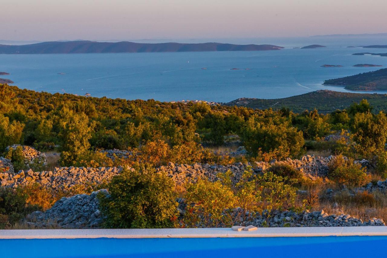 Villa Zlatno Sunce In The Hills Near Trogir Vrsine Exterior photo