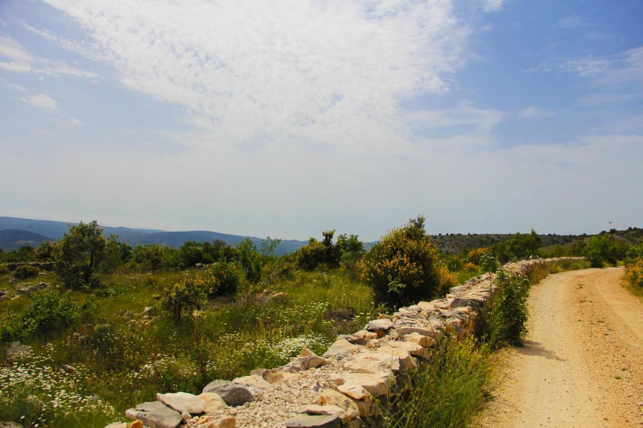 Villa Zlatno Sunce In The Hills Near Trogir Vrsine Exterior photo